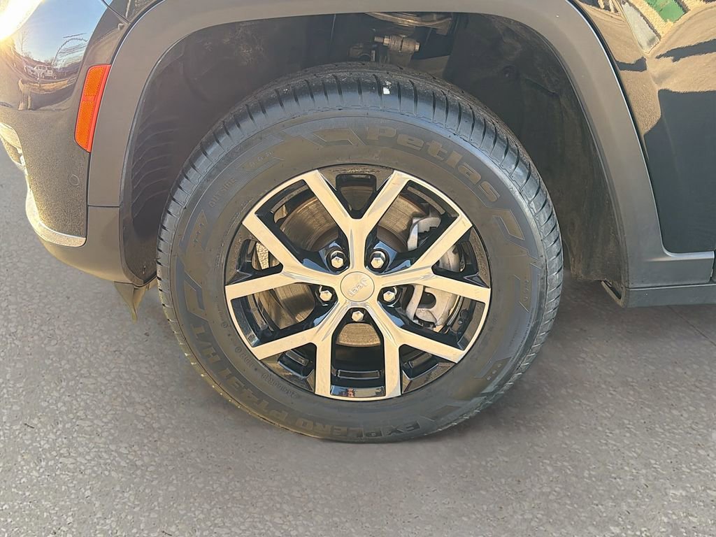 Used 2024 Jeep Grand Cherokee L Limited w/ Luxury Tech Group II image 44