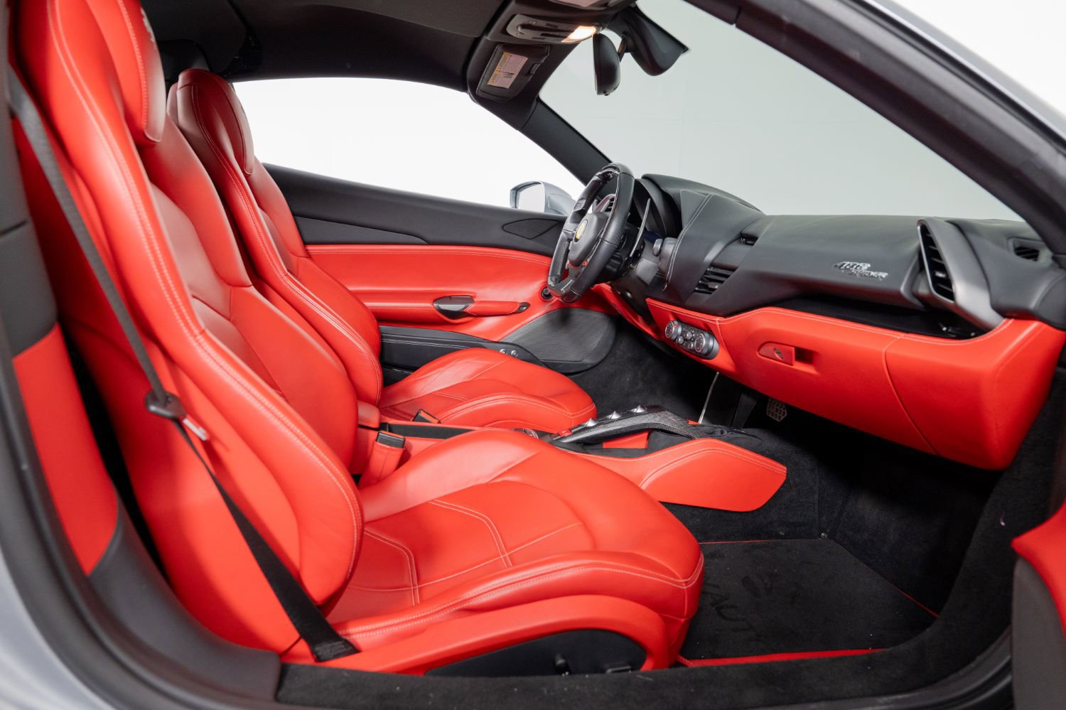 Used 2019 Ferrari 488 Spider image 32