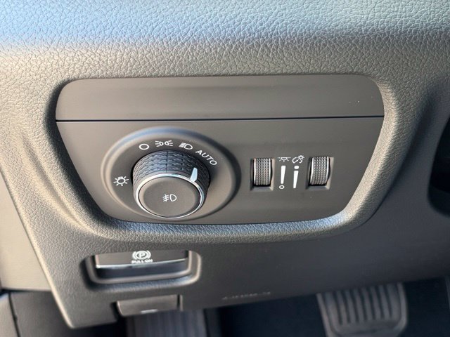 New 2026 Jeep Grand Cherokee Limited AWD/4WD image 25