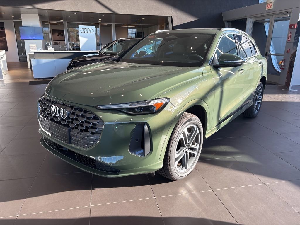 New 2025 Audi Q5 Premium Plus AWD/4WD image 3