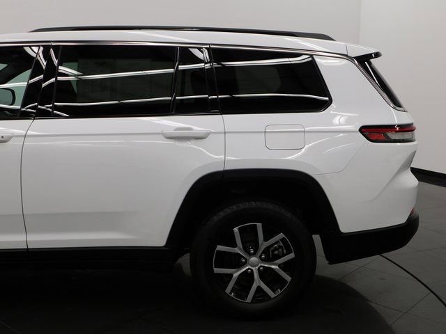 Used 2024 Jeep Grand Cherokee L Limited w/ Luxury Tech Group II image 10