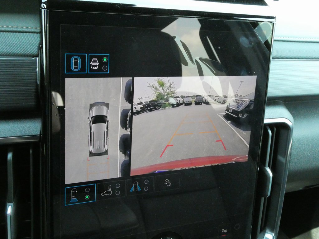 New 2025 GMC Acadia AT4 w/ Luxury Package image 7