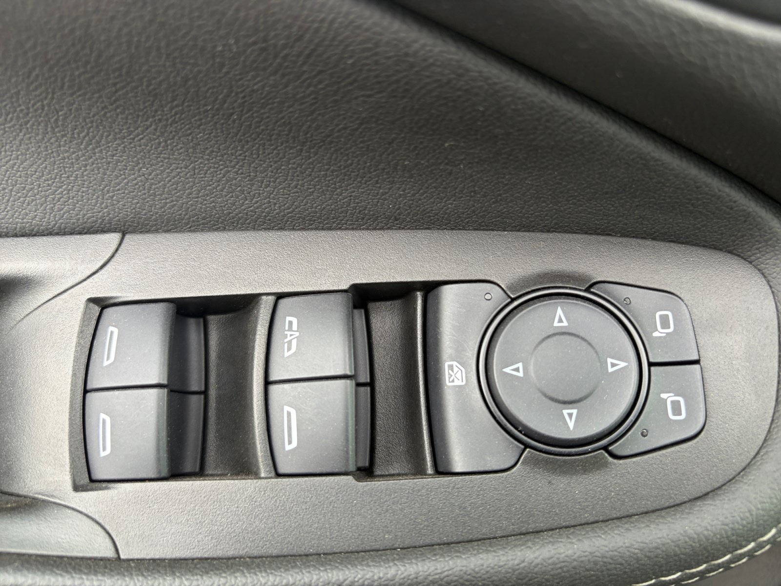 Used 2021 Buick Encore GX Select AWD/4WD image 16