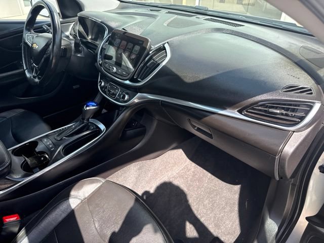 Used 2018 Chevrolet Volt Premier w/ Driver Confidence Package FWD image 29