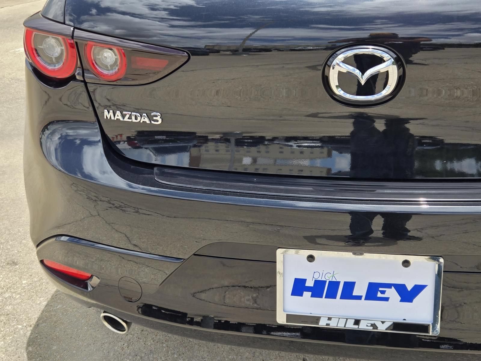 New 2026 MAZDA MAZDA3 2.5 S Hatchback w/ Premium Pkg FWD image 9