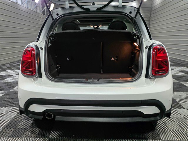 Used 2023 MINI Cooper 2-Door Hardtop image 32