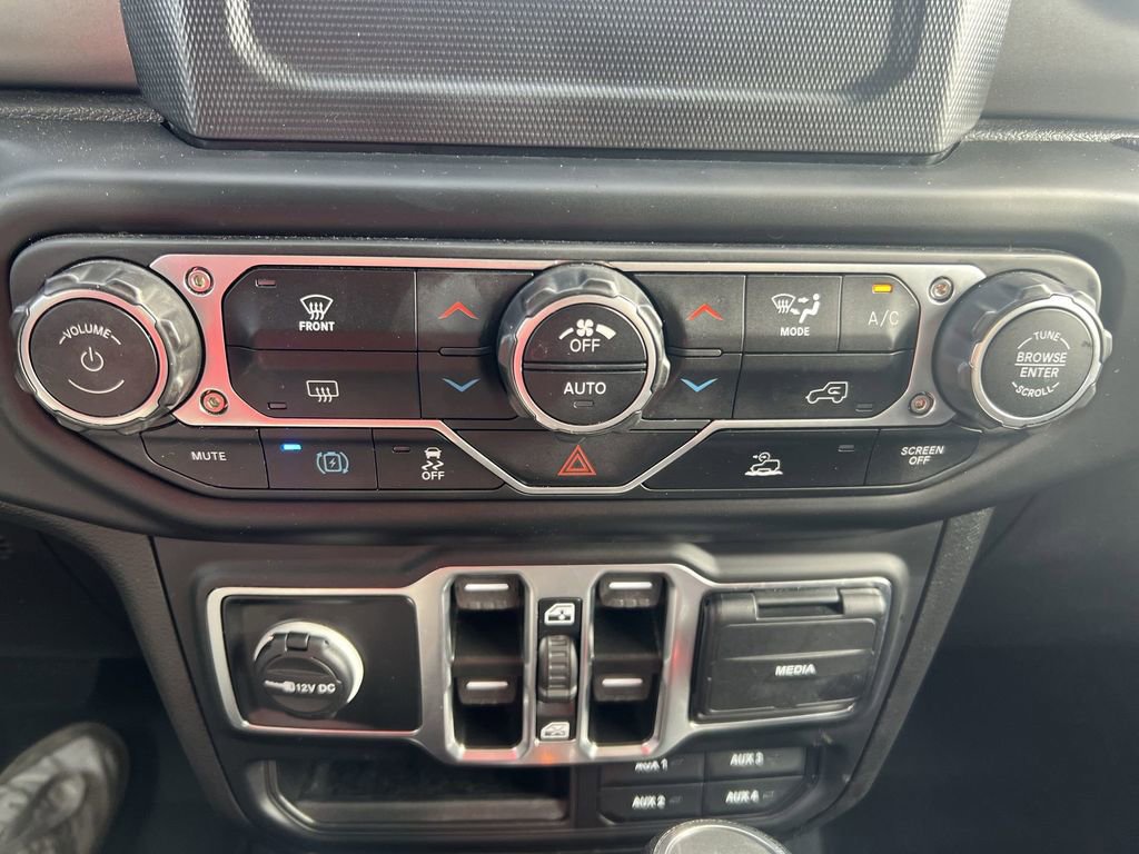 Used 2023 Jeep Wrangler Unlimited image 16