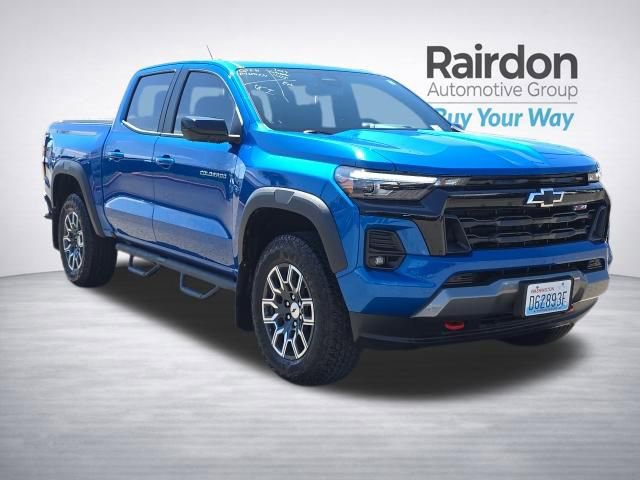 Used 2024 Chevrolet Colorado Z71 w/ Z71 Convenience Package 2