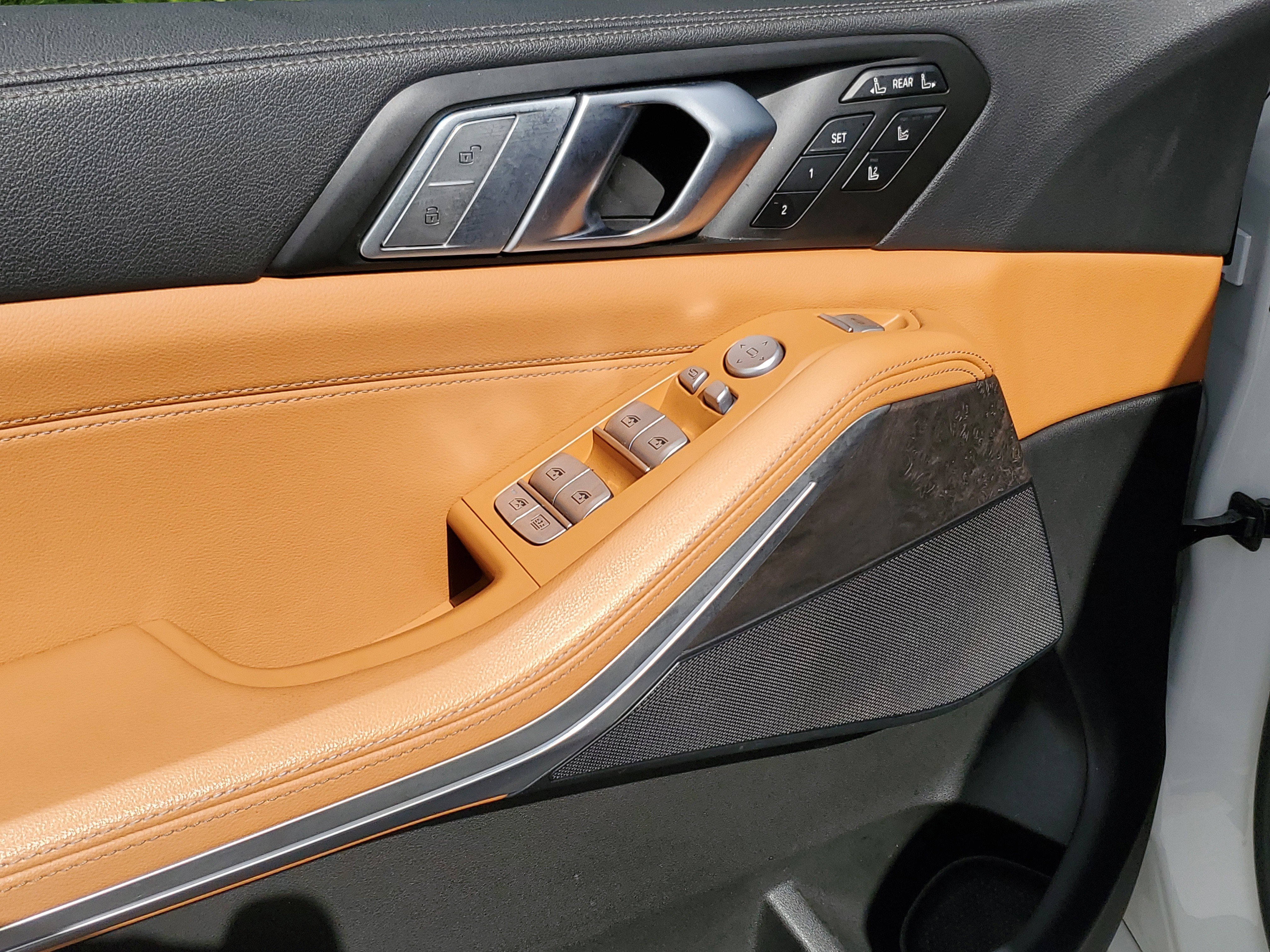 Used 2022 BMW X7 xDrive40i w/ Premium Package image 18