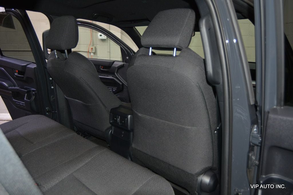 Used 2025 Toyota 4Runner SR5 AWD/4WD image 34