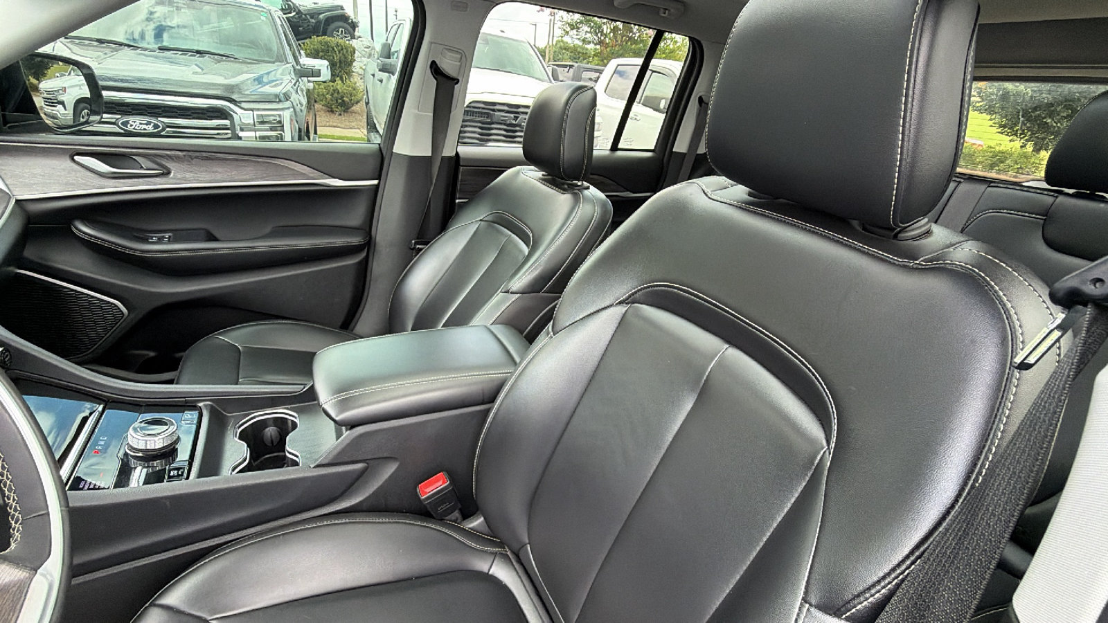 Used 2023 Jeep Grand Cherokee 4WD 4xe image 17