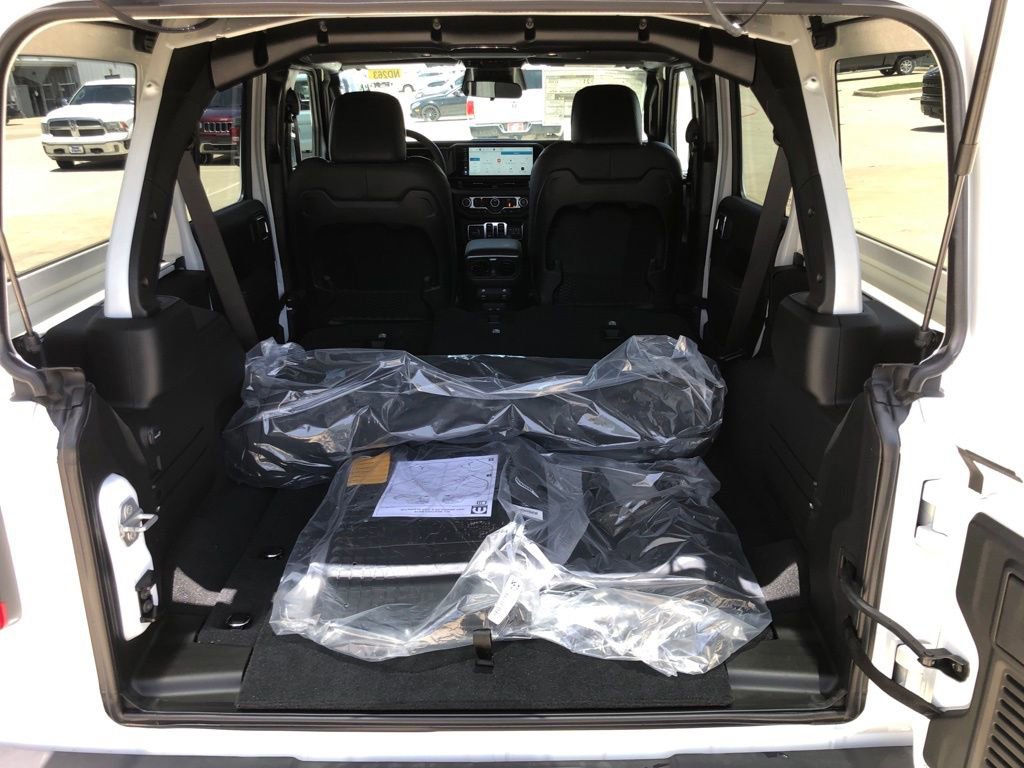 New 2025 Jeep Wrangler Sahara w/ Safety Group image 42