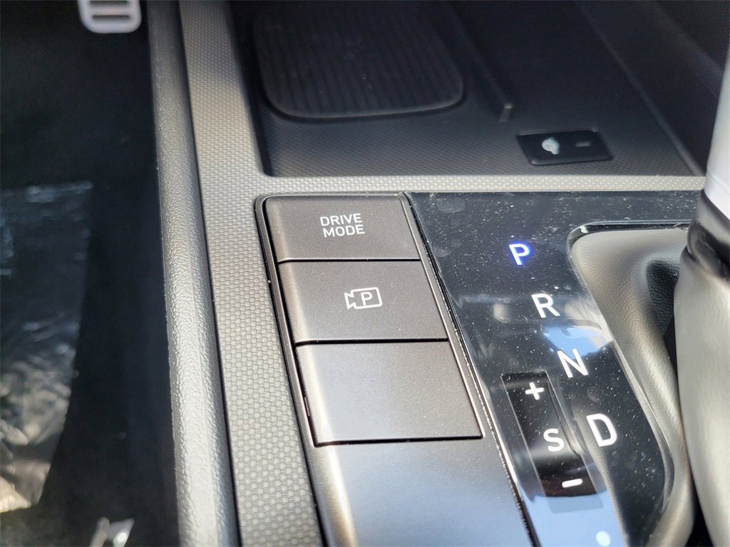 Used 2025 Hyundai Elantra Sport image 26