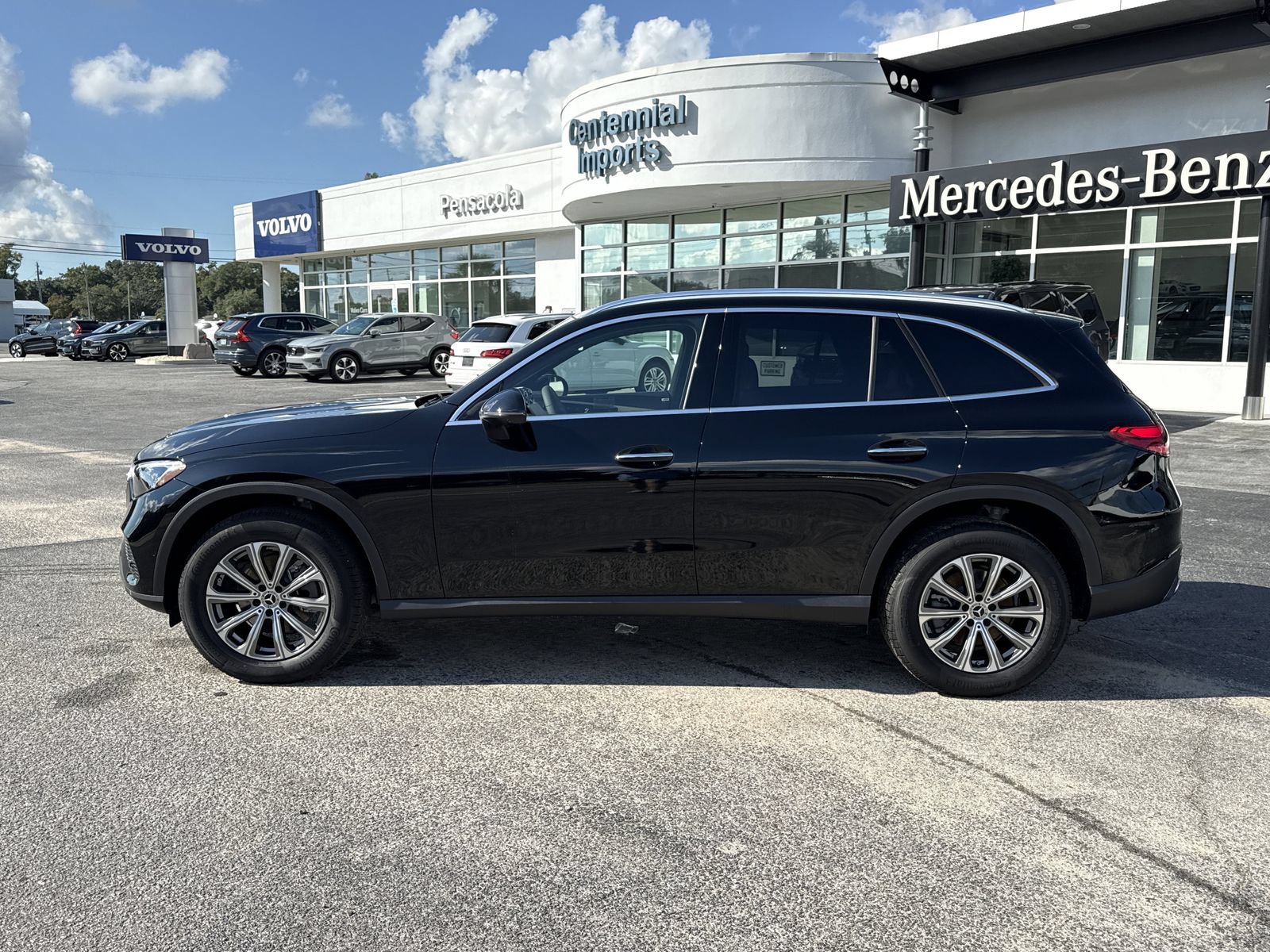 Used 2026 Mercedes-Benz GLC 300 image 2