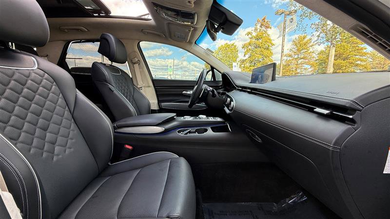Used 2024 Genesis Electrified GV70 Advanced w/ Prestige Package image 31