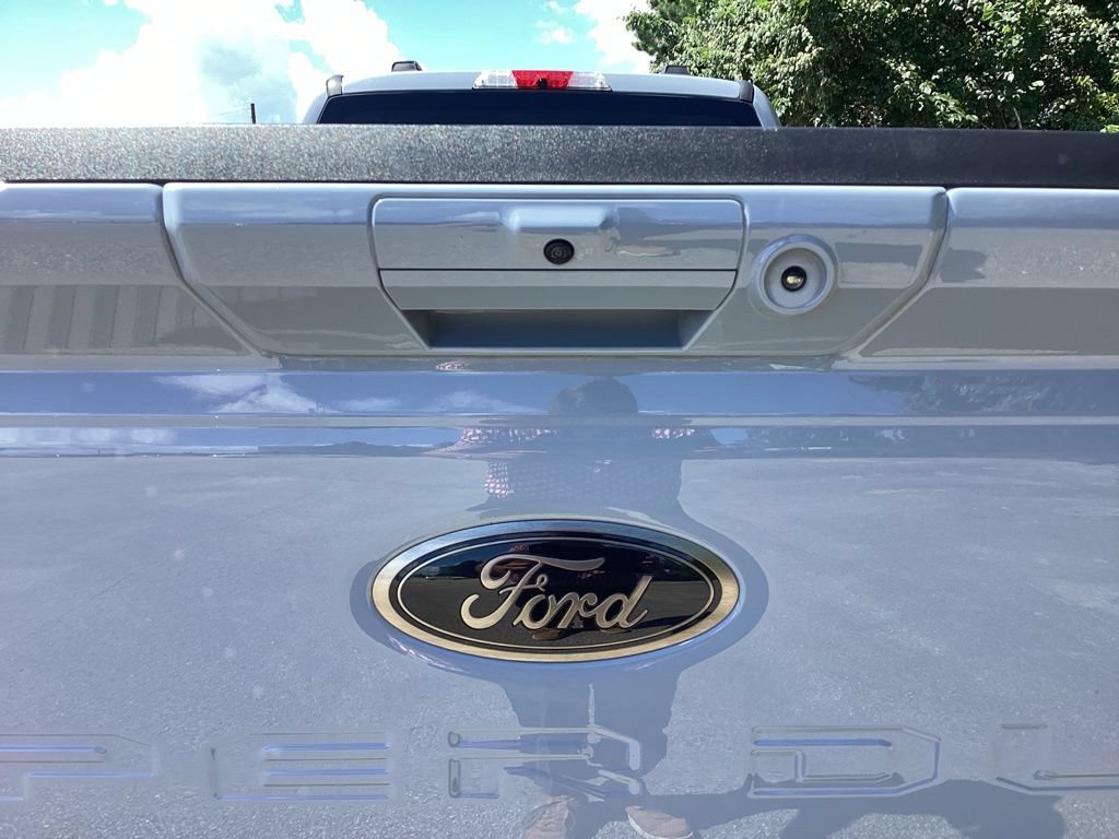 Used 2025 Ford F250 Lariat w/ Black Appearance Package AWD/4WD image 15