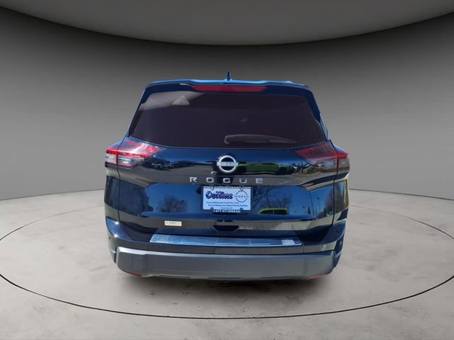 Used 2025 Nissan Rogue SV w/ SV Premium Package image 7
