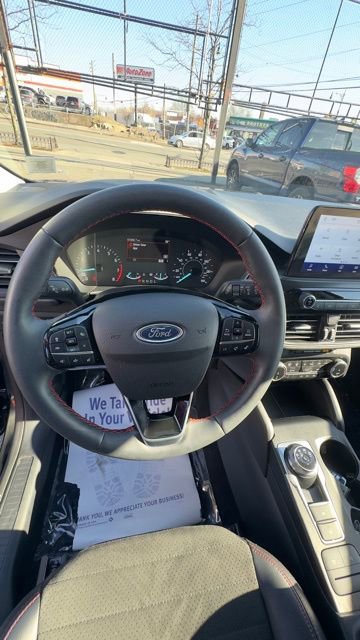 Used 2022 Ford Escape SEL w/ SEL Stealth AWD Package image 11