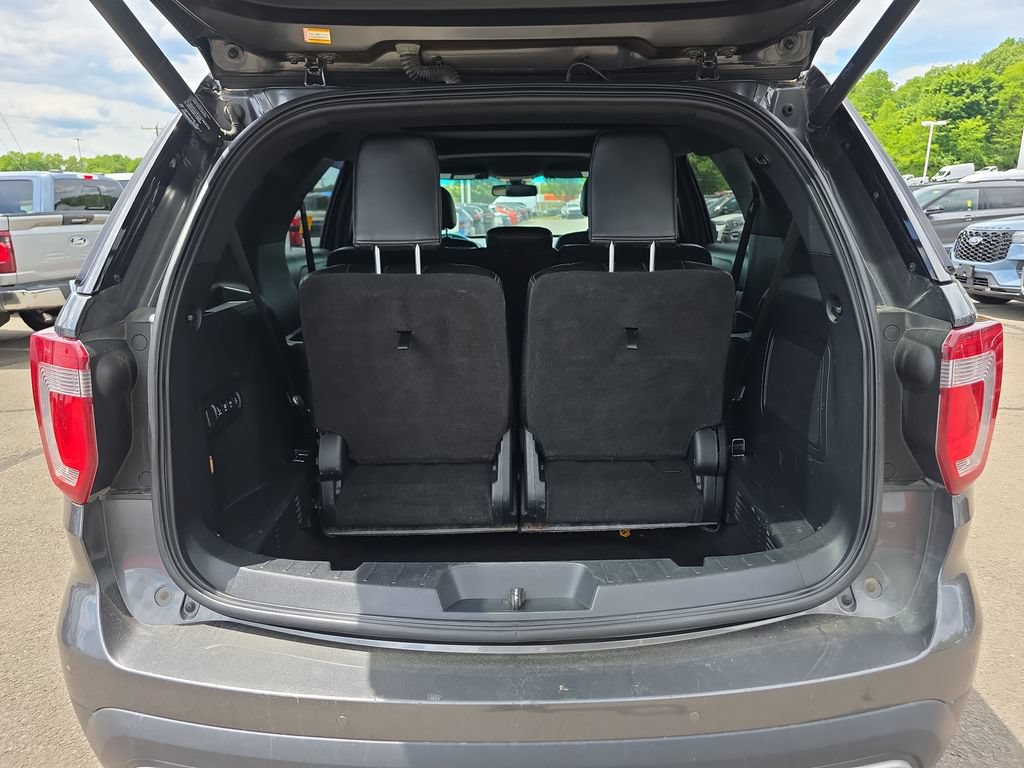 Used 2017 Ford Explorer Limited w/ Equipment Group 301A AWD/4WD image 15