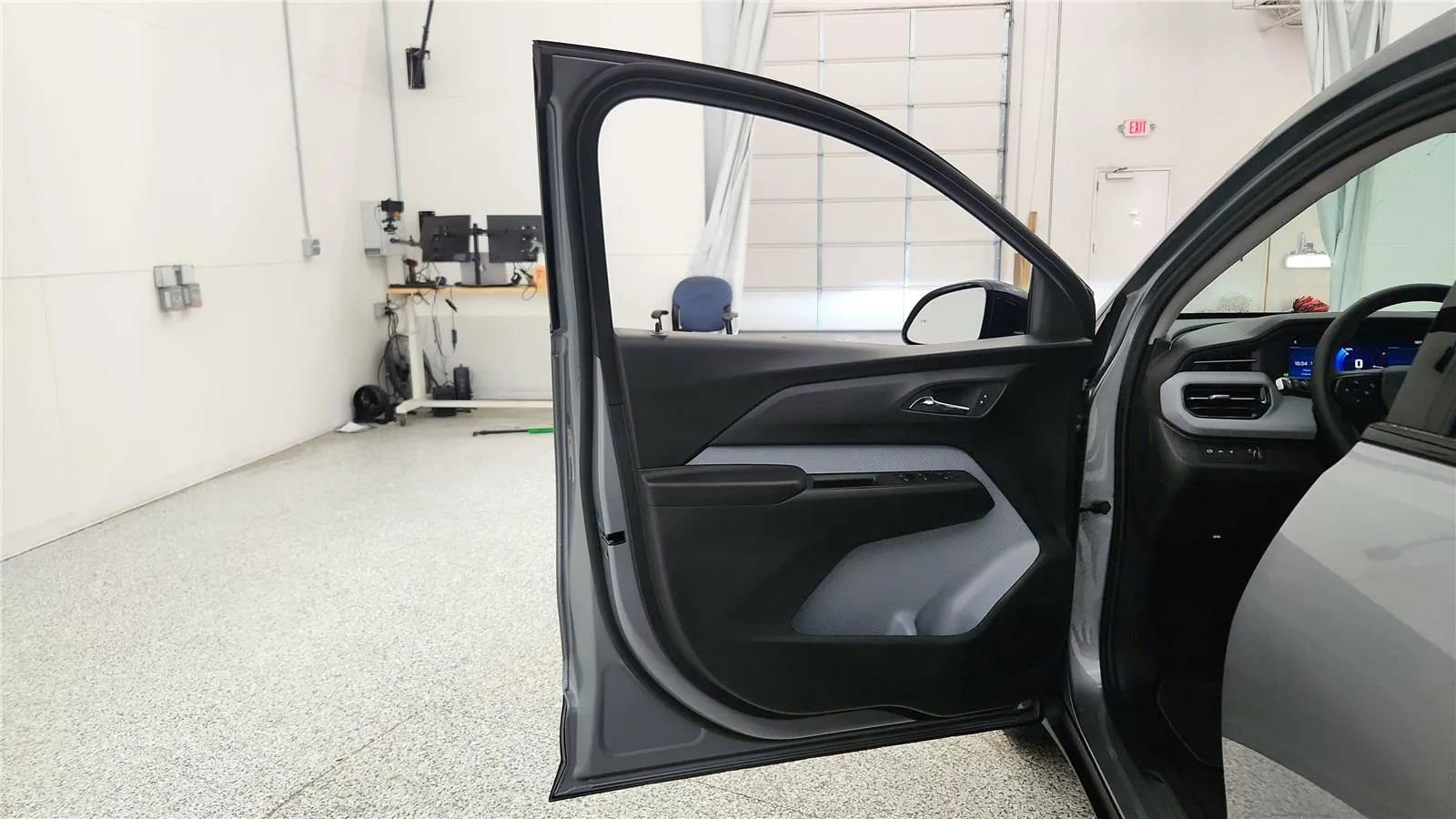 New 2027 Chevrolet Bolt LT w/ Comfort Package image 32