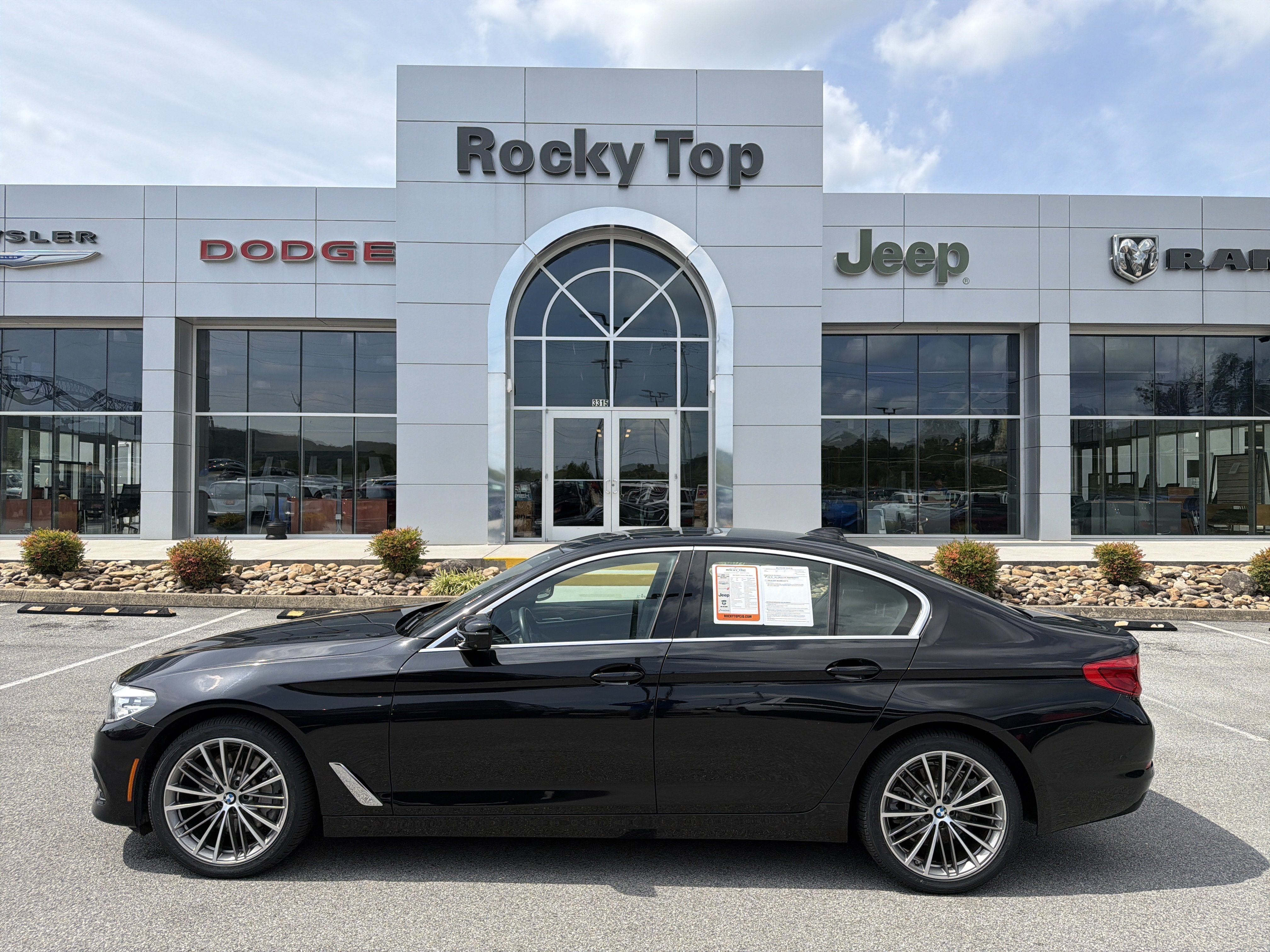 Used 2019 BMW 530i xDrive AWD/4WD image 1