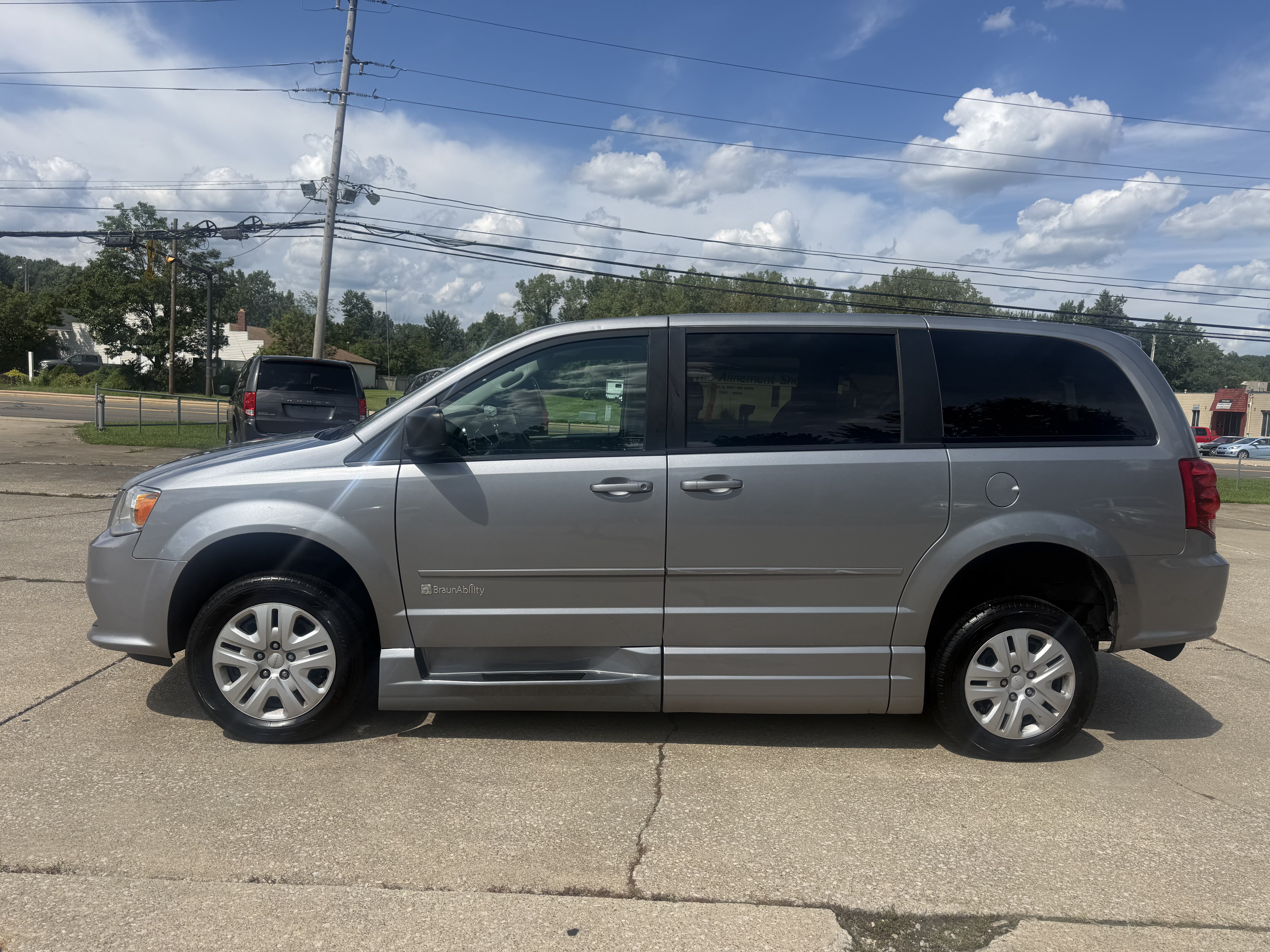 Used 2015 Dodge Grand Caravan SE w/ Quick Order Package 29E SE FWD image 6
