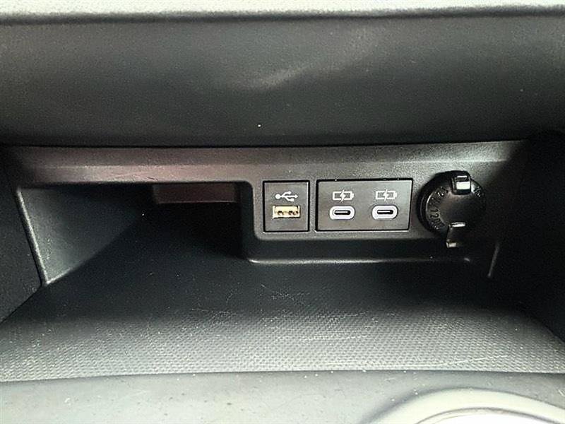 Used 2023 Toyota Highlander LE FWD image 26