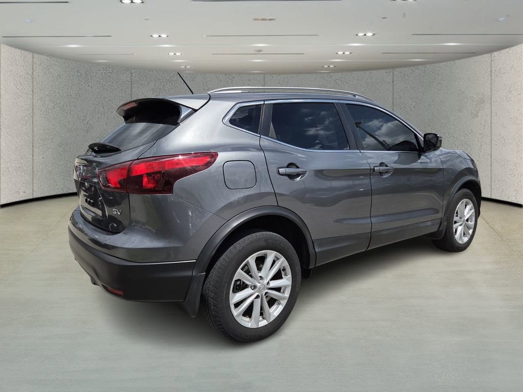 Used 2018 Nissan Rogue Sport SV image 3