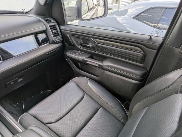 Used 2025 RAM 1500 Limited AWD/4WD image 18