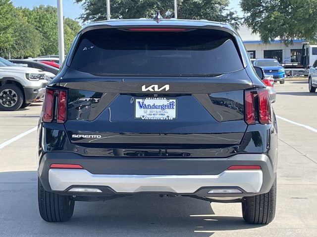 Used 2025 Kia Sorento LX FWD image 5