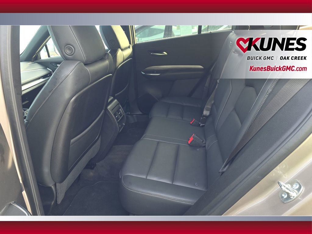 Used 2025 Cadillac XT4 Premium Luxury image 19