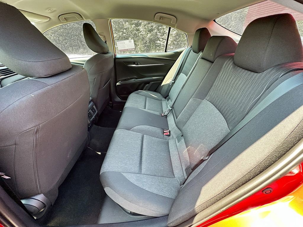 Used 2025 Toyota Camry LE image 30