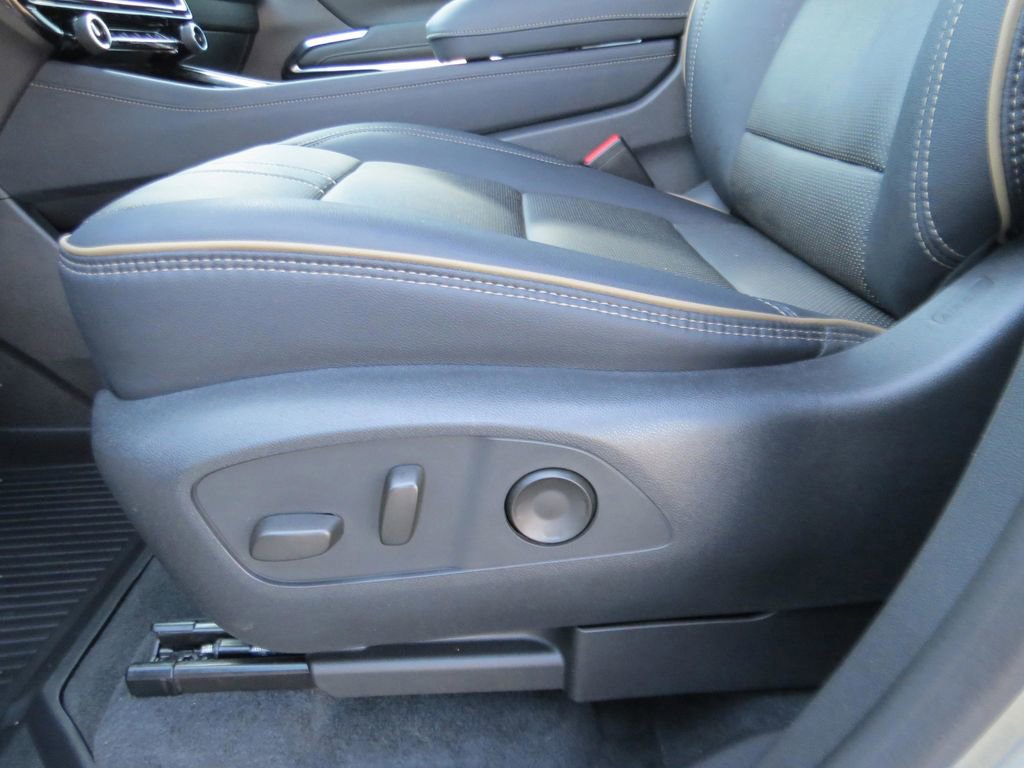 Certified 2025 Chevrolet Traverse High Country image 19