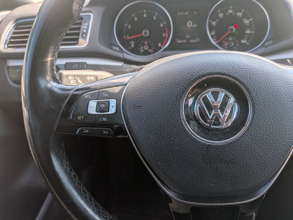 Used 2017 Volkswagen Passat 1.8T SE FWD image 11