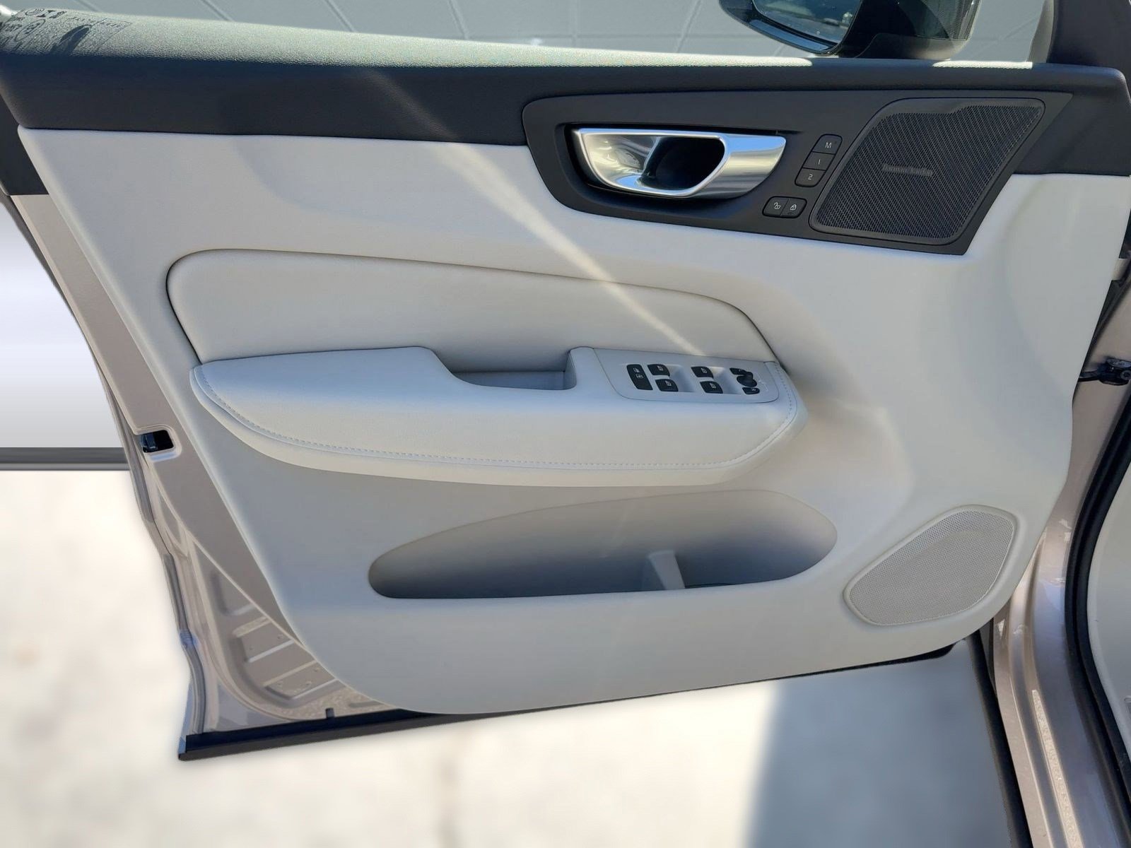 New 2026 Volvo XC60 B5 Ultra w/ Climate Package image 19