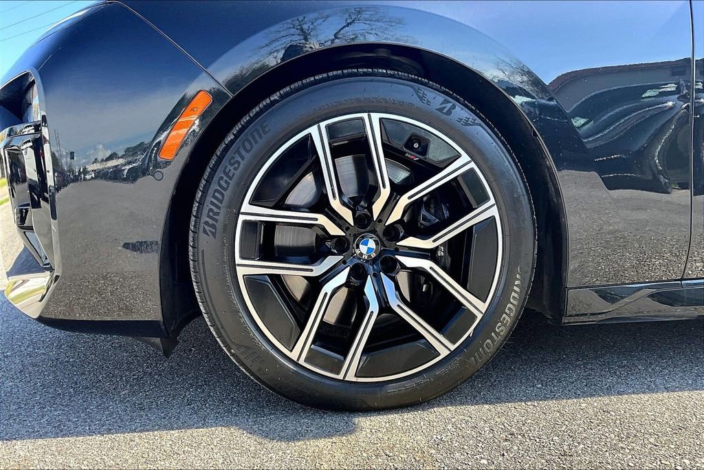 Used 2023 BMW 740i image 35
