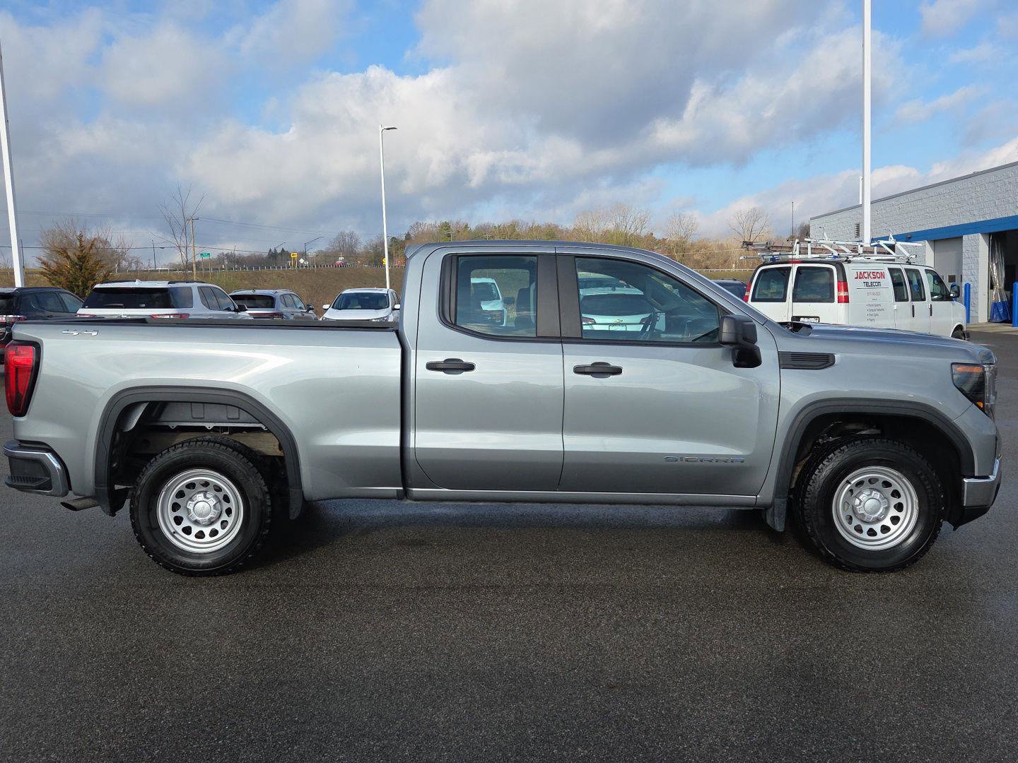 Used 2023 GMC Sierra 1500 Pro w/ Fleet Convenience Package image 7
