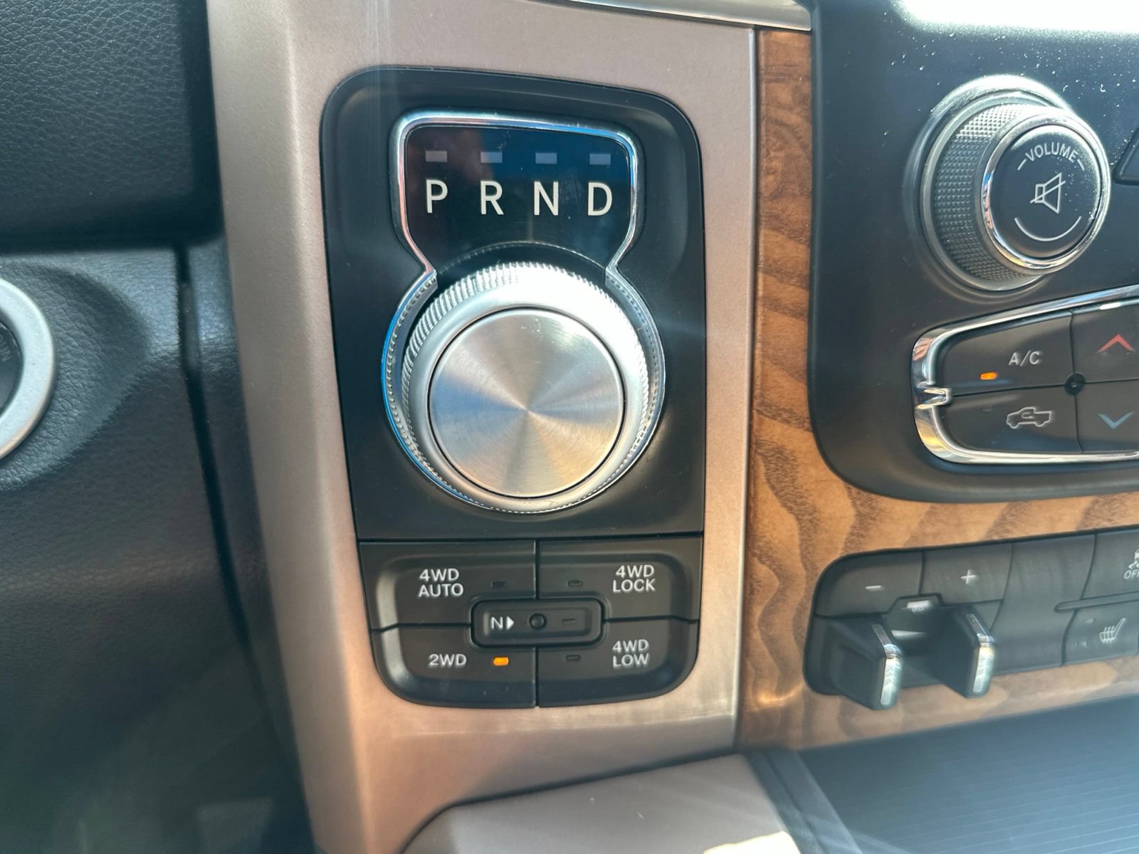 Used 2015 RAM 1500 Laramie Longhorn w/ Convenience Group AWD/4WD image 15
