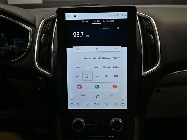 Used 2021 Ford Edge Titanium image 11