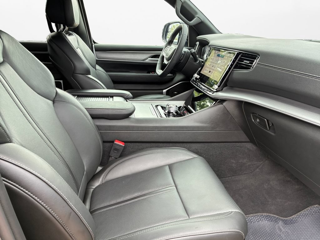 New 2026 Jeep Grand Wagoneer 4WD w/ Premium Group I image 24