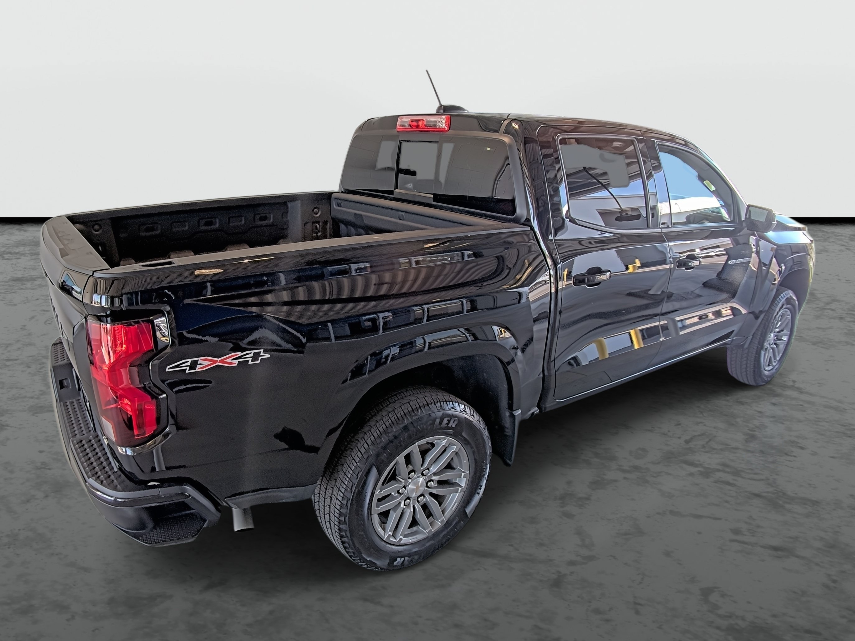 Used 2024 Chevrolet Colorado LT w/ LT Convenience Package II AWD/4WD image 14