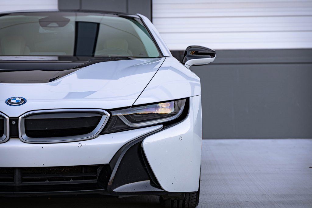 Used 2017 BMW i8 image 4