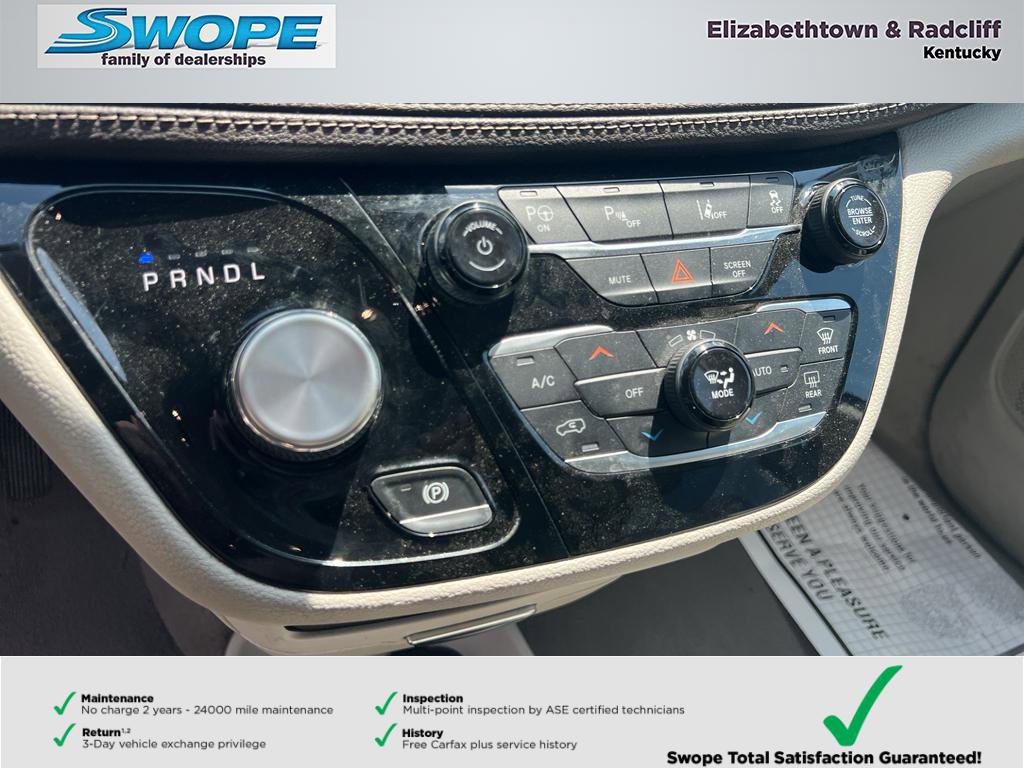 Used 2021 Chrysler Pacifica Touring-L image 18