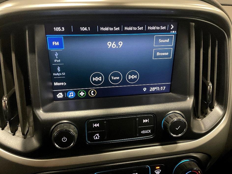 Used 2022 Chevrolet Colorado LT w/ LT Convenience Package image 18