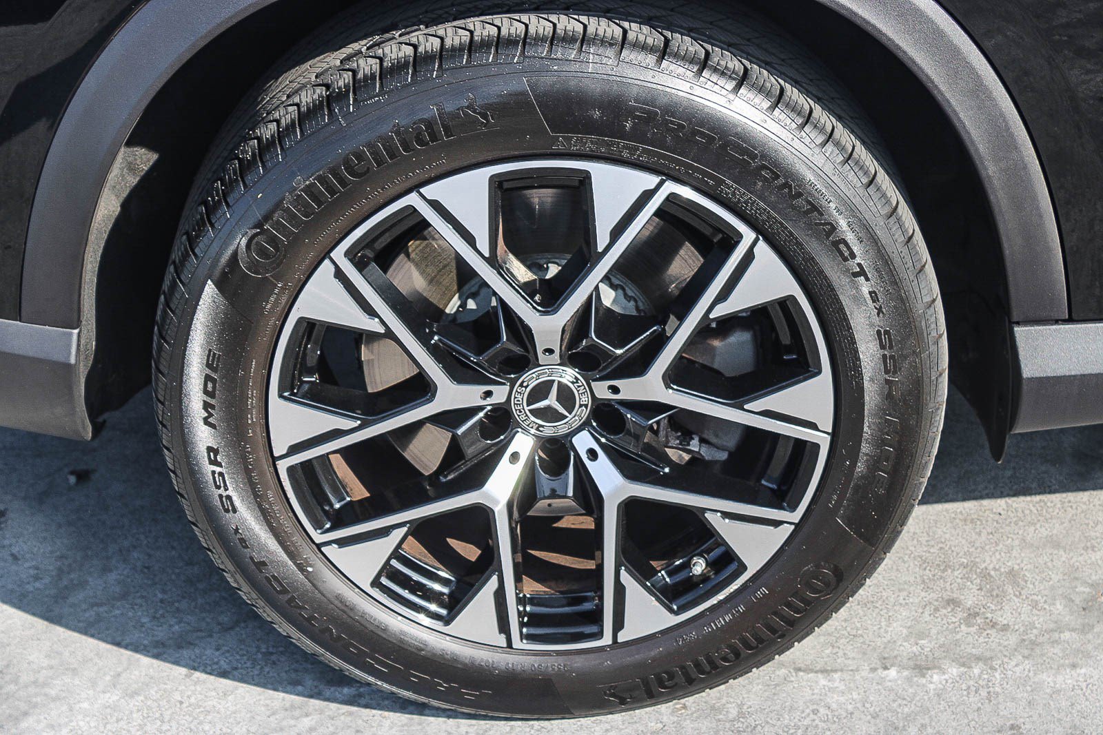 Used 2025 Mercedes-Benz GLC 350e 4MATIC image 12