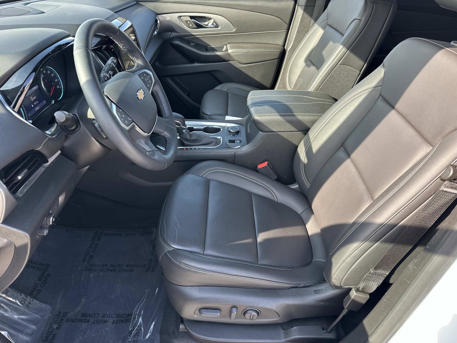 Used 2023 Chevrolet Traverse LT w/ Rear Camera Mirror Package image 19