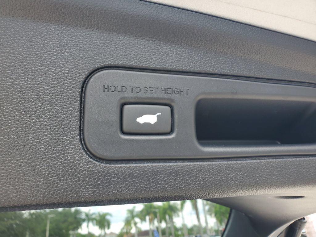 Certified 2024 Acura MDX w/ Technology Package FWD image 9