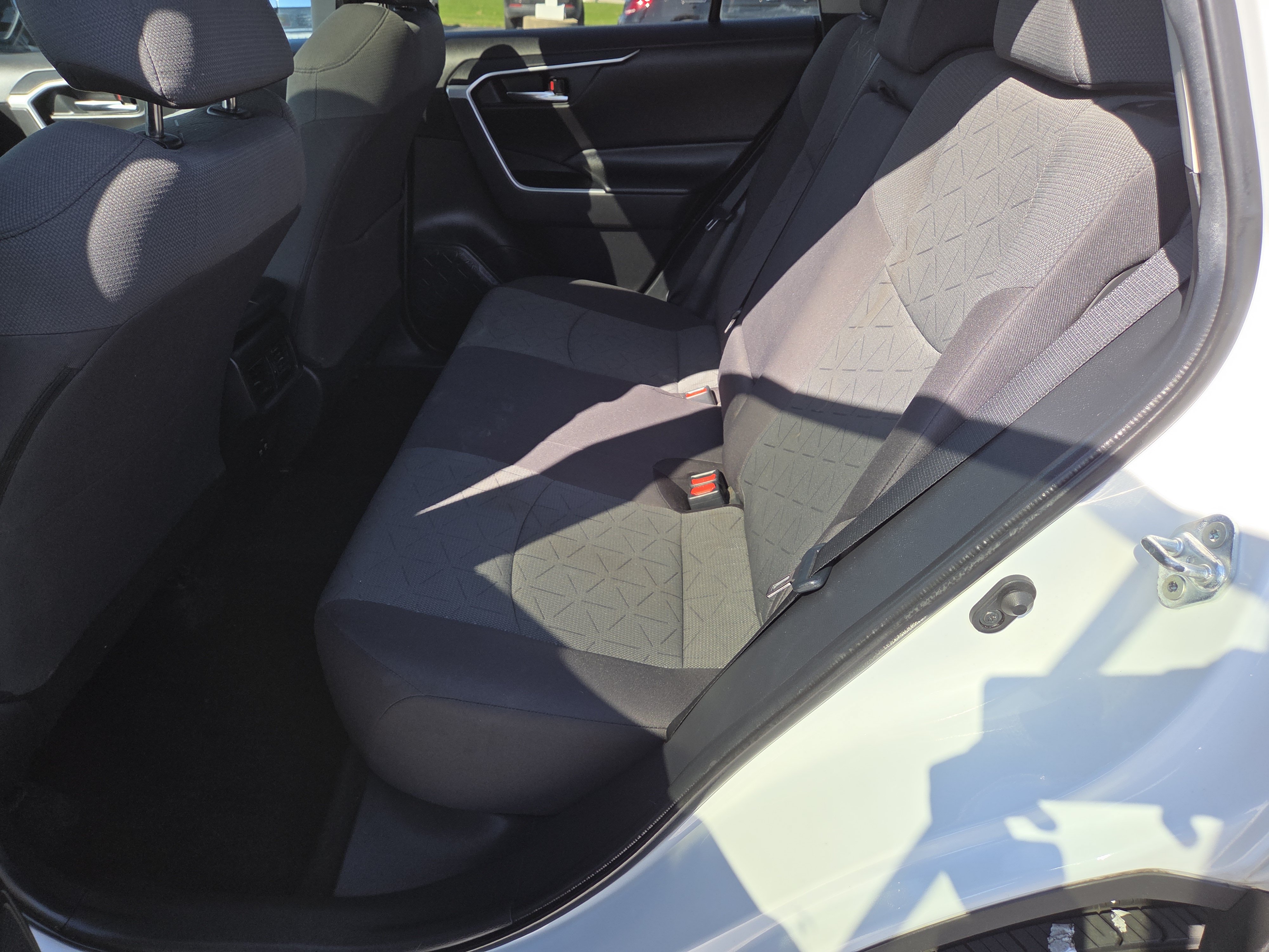 Used 2020 Toyota RAV4 XLE w/ Convenience Package AWD/4WD image 15