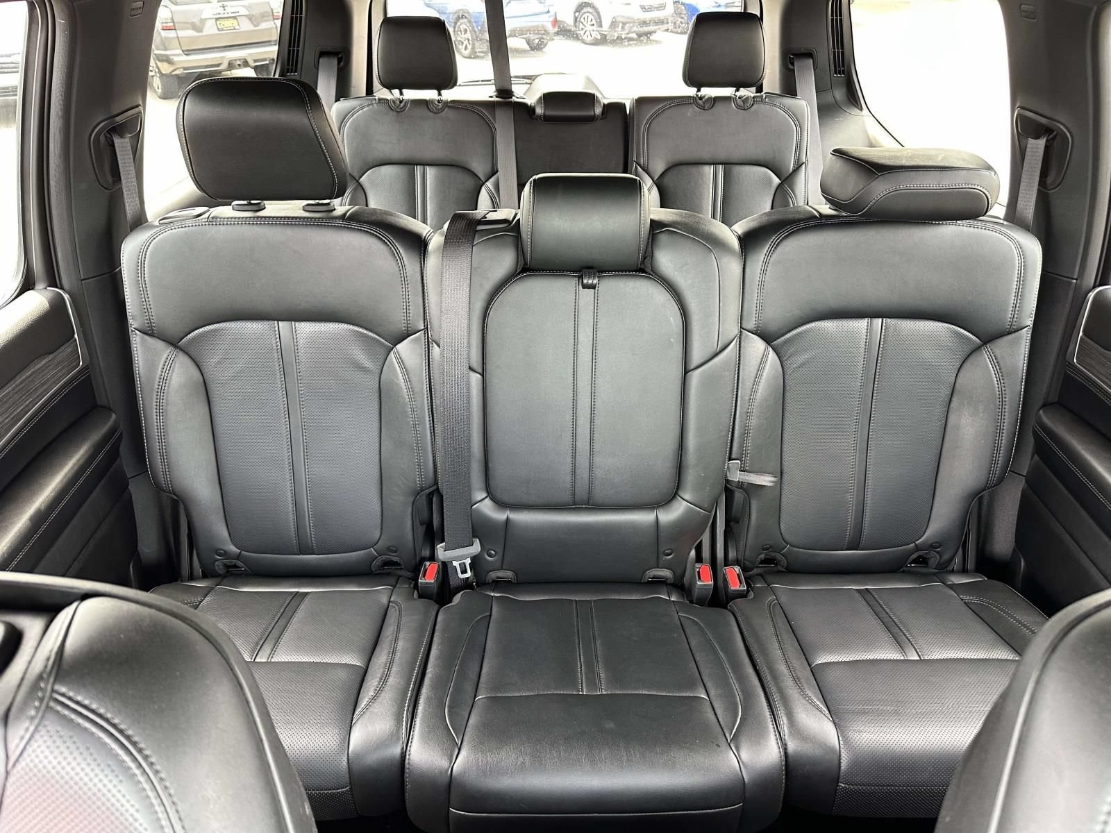 Used 2023 Jeep Wagoneer Series III w/ Preferred Equipment Group AWD/4WD image 13
