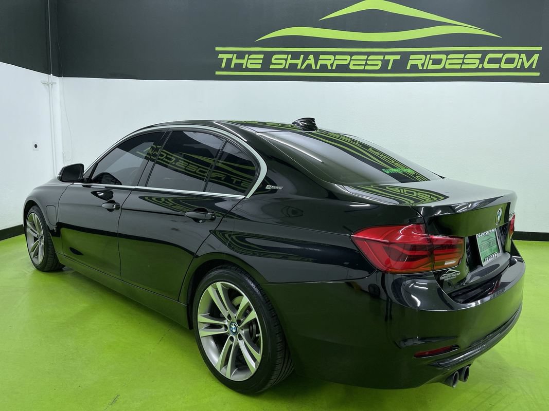 Used 2018 BMW 330e w/ Convenience Package RWD image 7